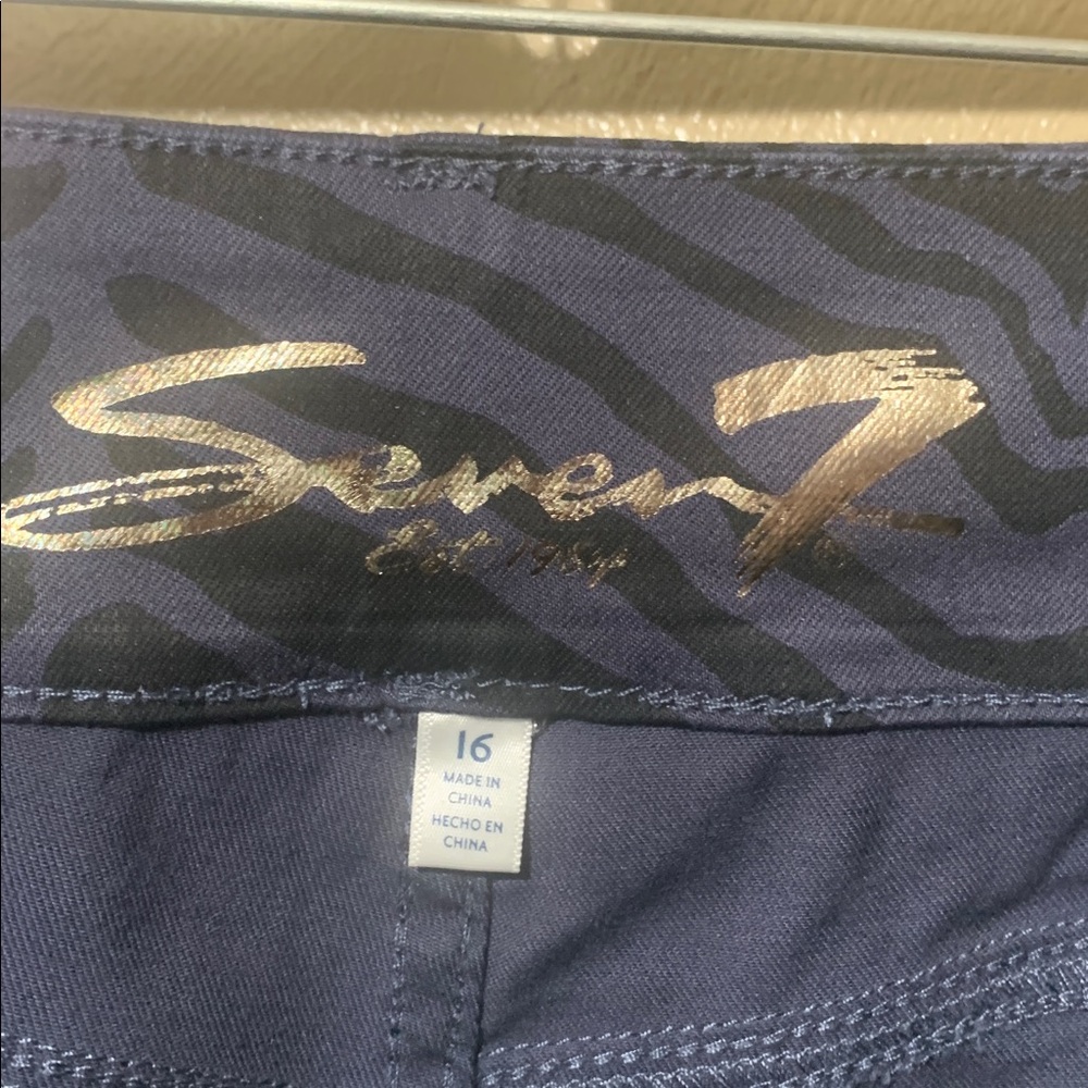 26. Seven7 size 16 Navy & Black High Rise Curvy  Zebra Skinny Legging Jeans NWT - Picture 5 of 6
